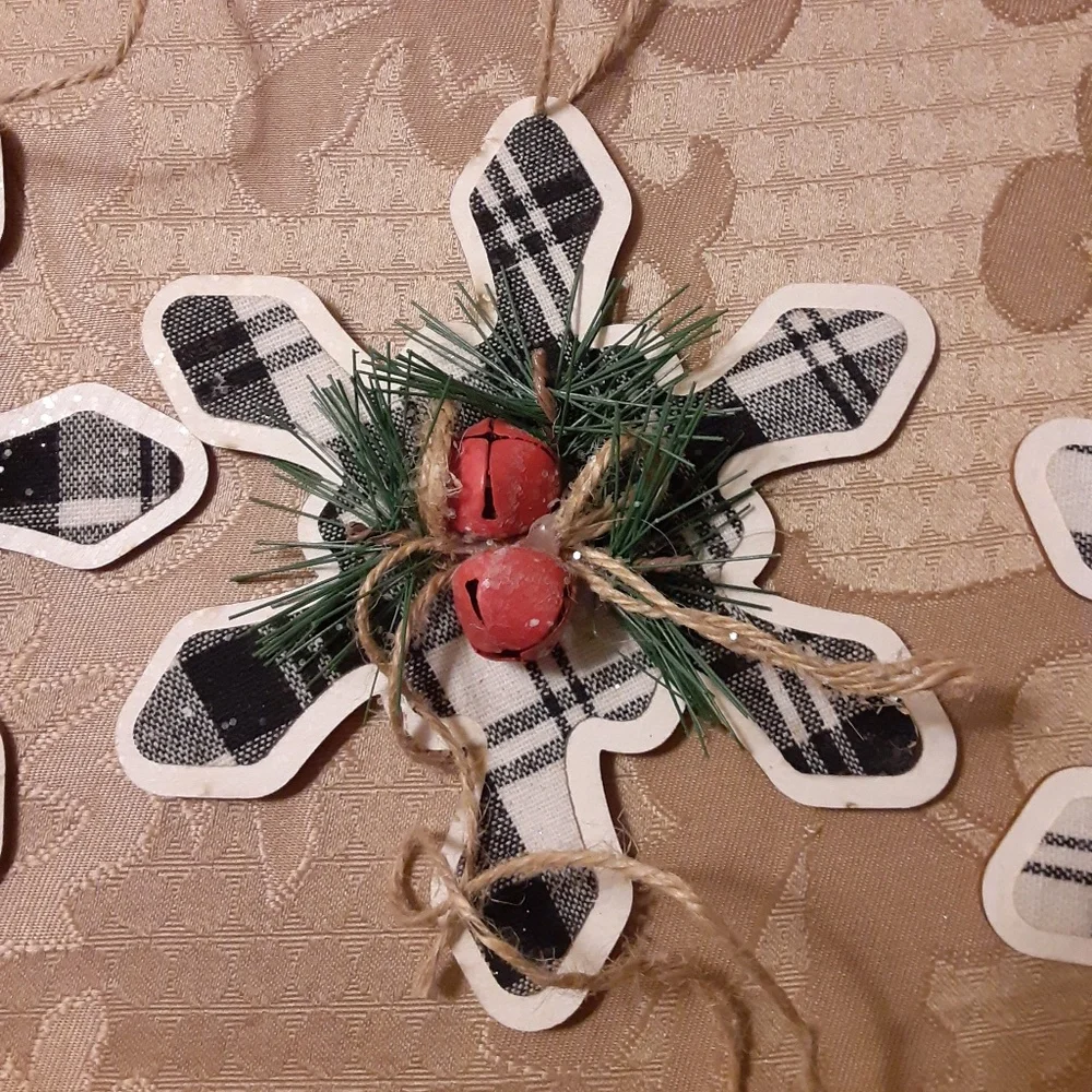 5 Snowflake with Jingle Bell Ornaments